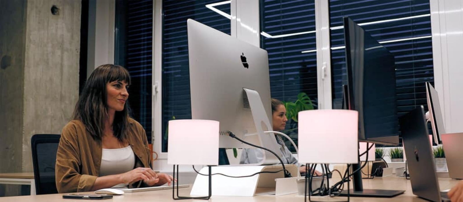 Marketing team weighing up hiring a PPC manager internally against using a specialist agency